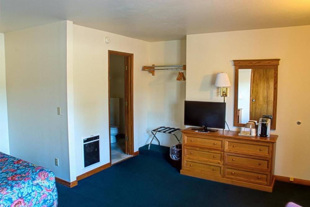 Crescent Beach Motel Image 18