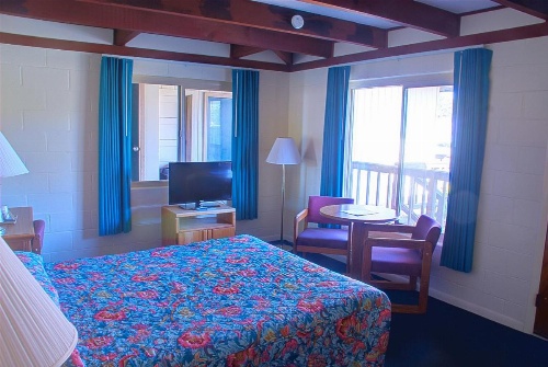 Crescent Beach Motel image 19
