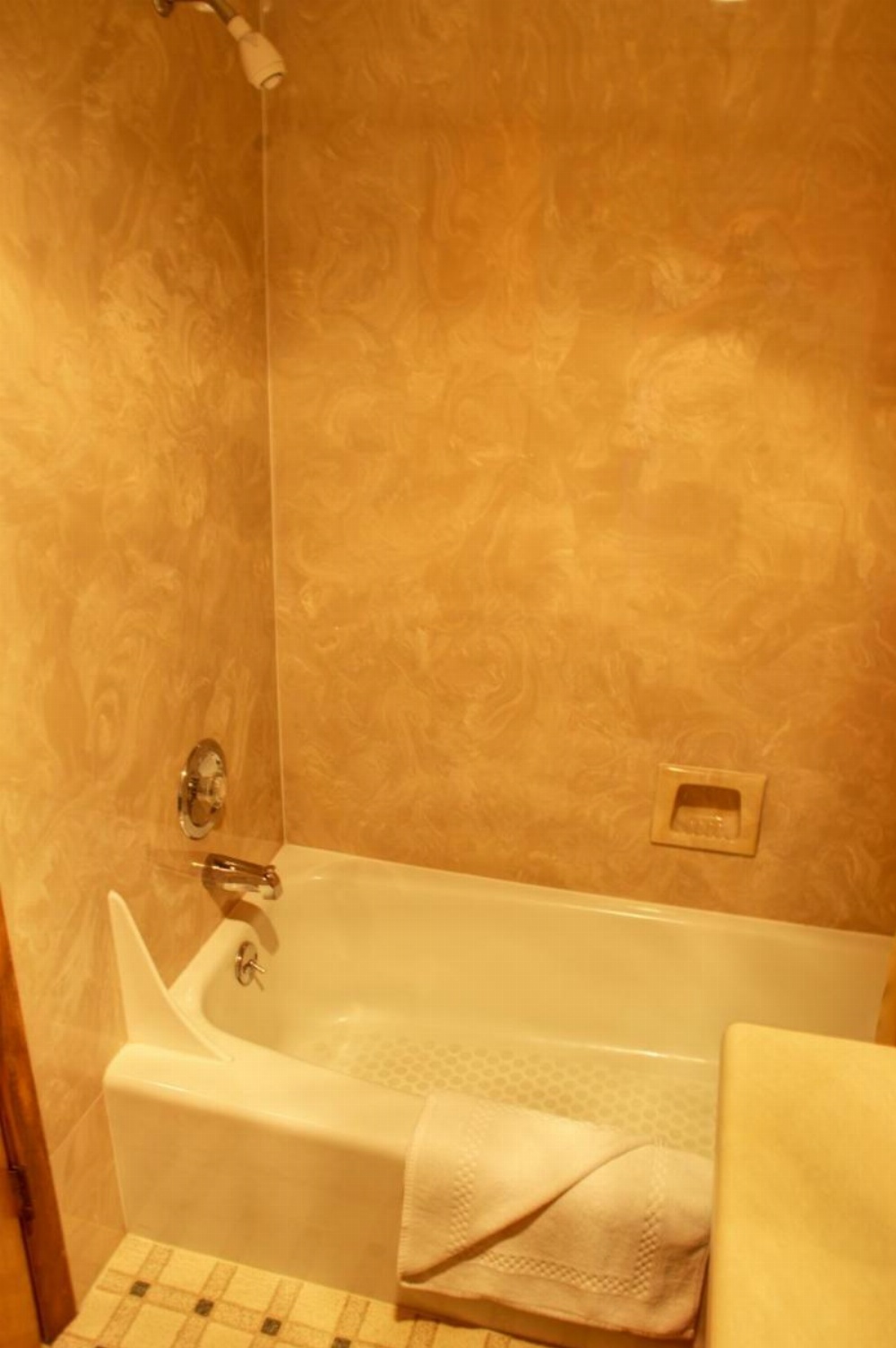 Crescent Beach Motel