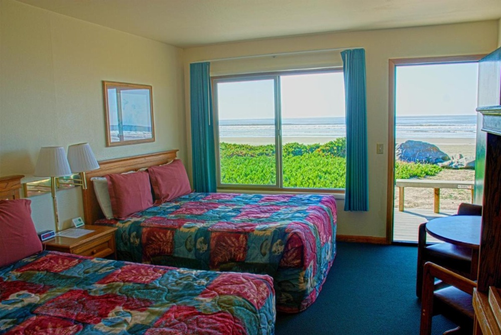 Crescent Beach Motel Image 7
